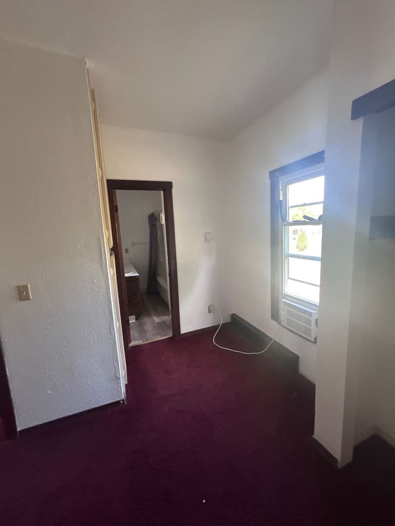 Marshfield Apartment: Mill Street