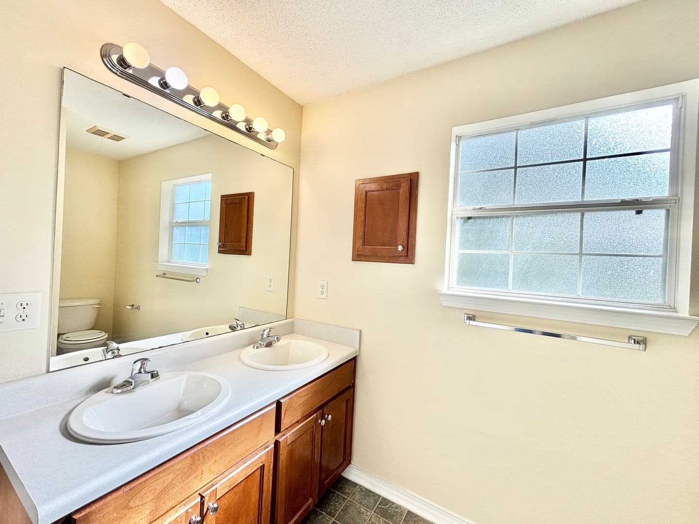 Milton House: 5154 Victoria Dr