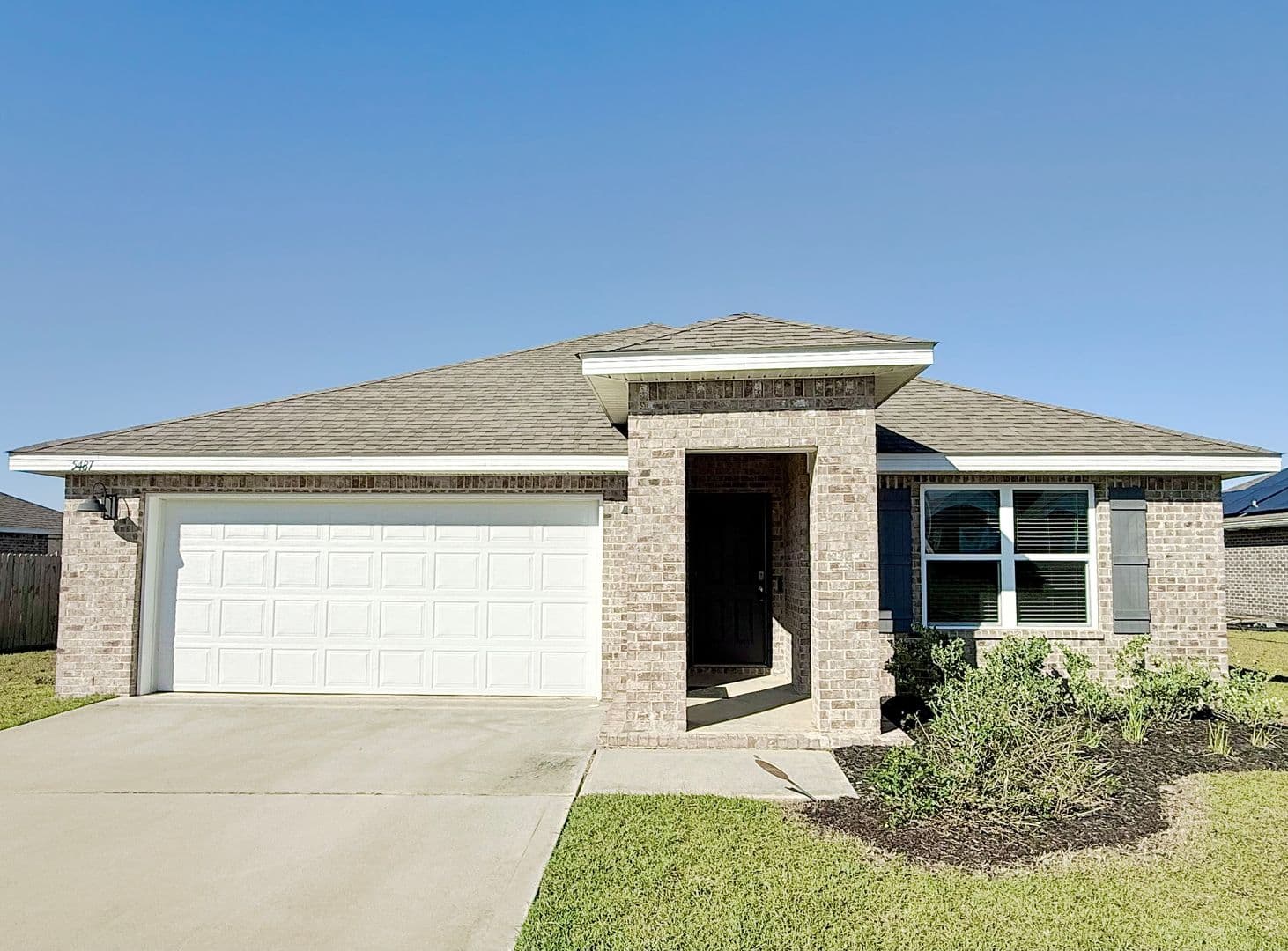 Milton House: 5487 Silverbell Dr