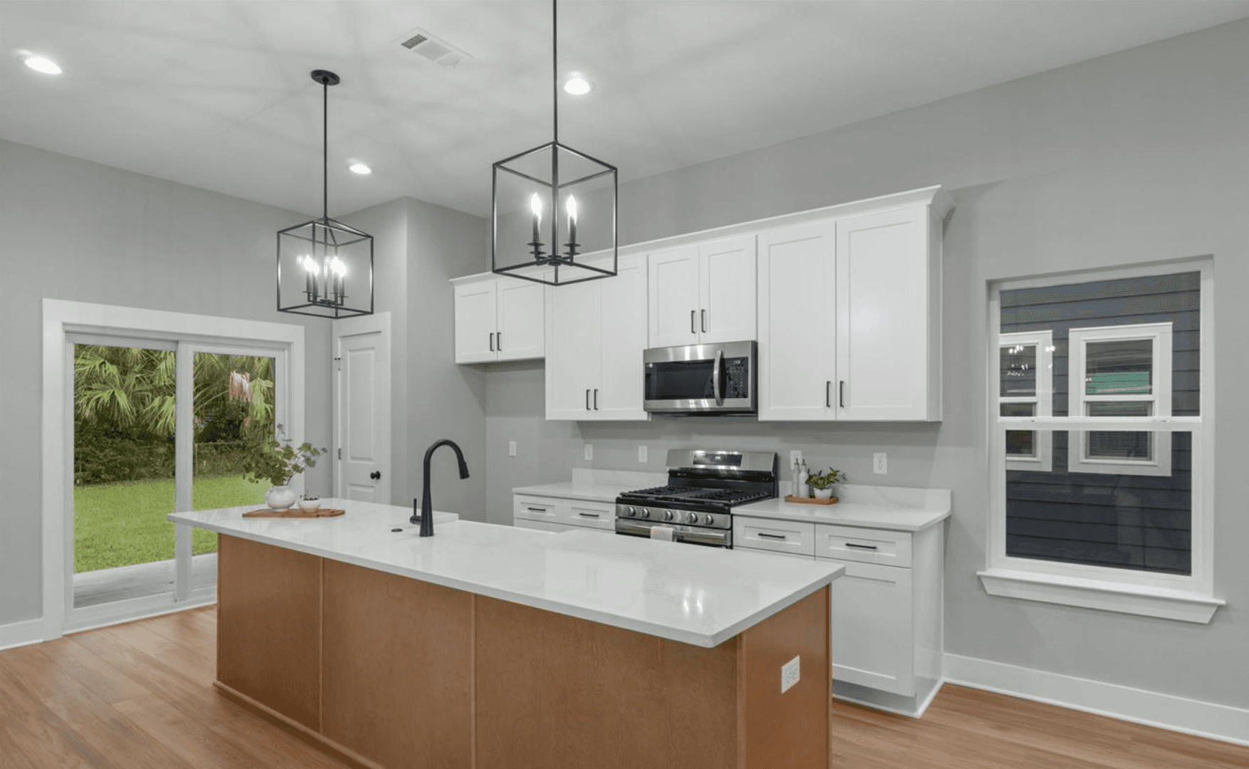 Pensacola House: 706 B North F St