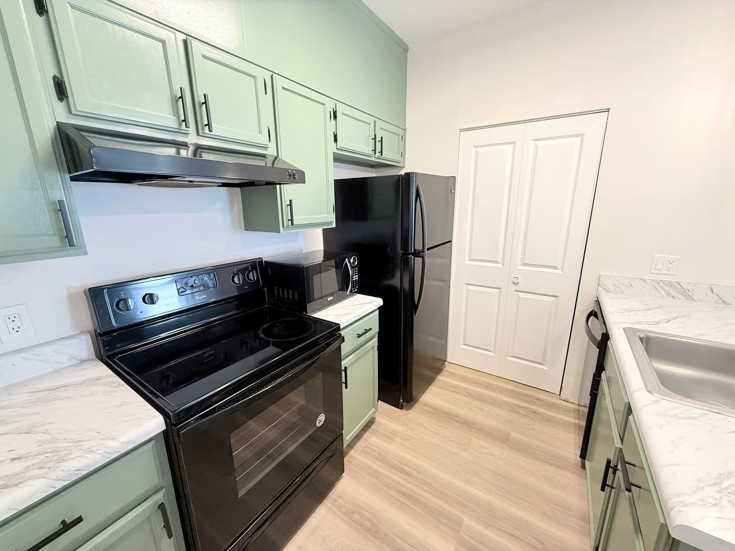 Pensacola House: 501 E Burgess Rd F7