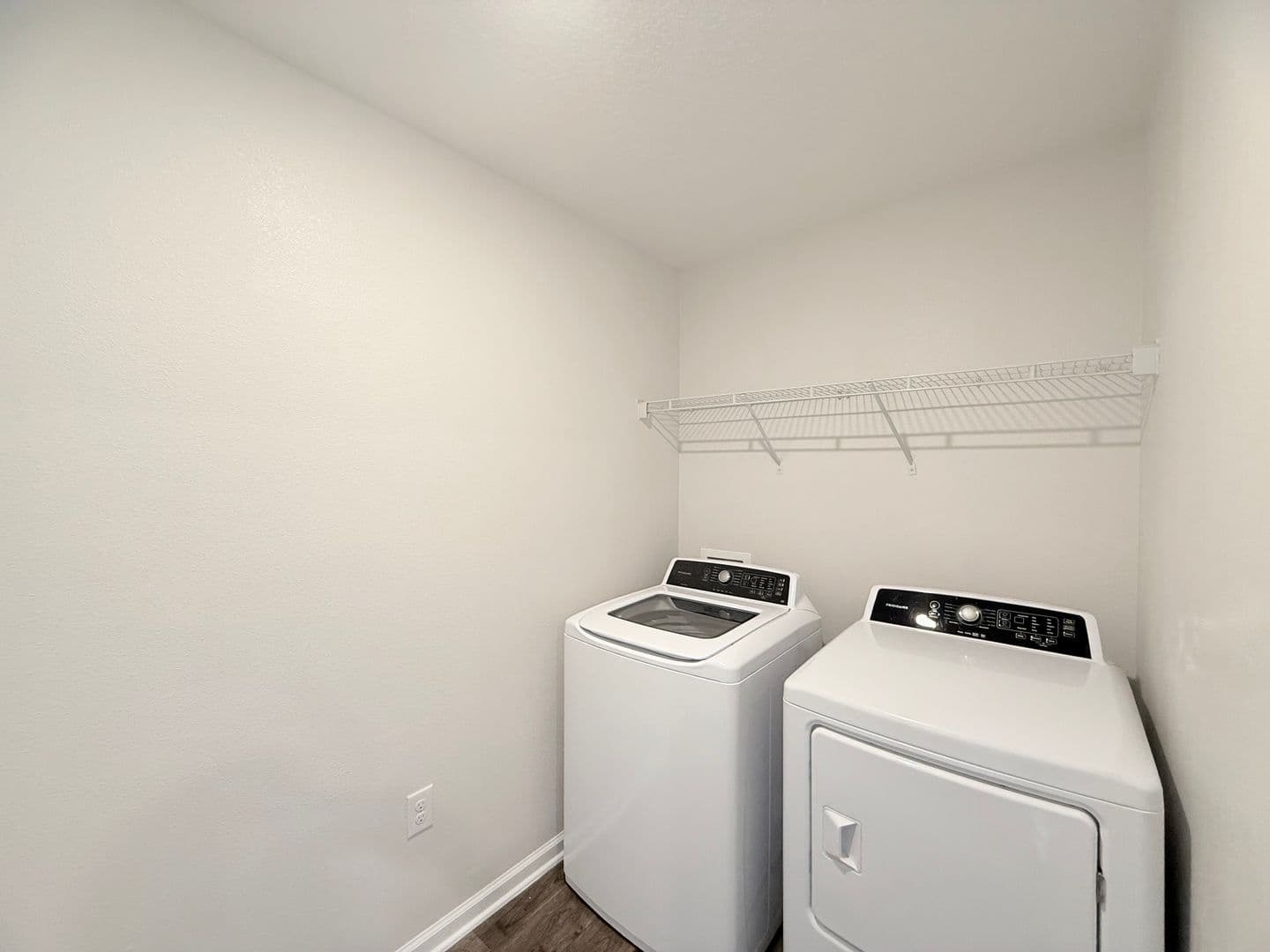 Milton House: 5784 Guinevere Ln