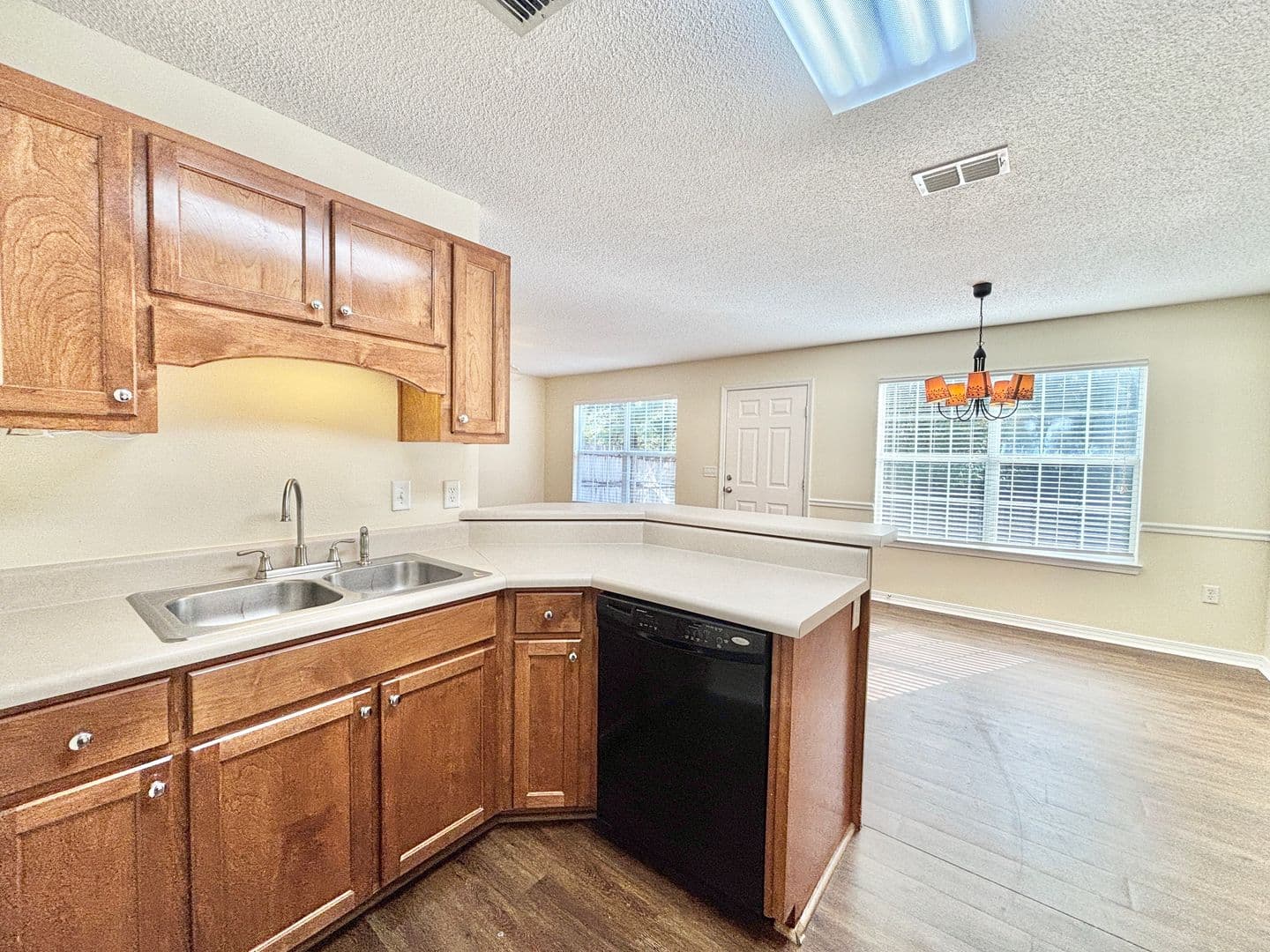 Milton House: 5154 Victoria Dr