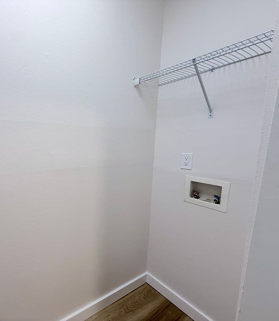 Pensacola House: 501 E Burgess Rd F7