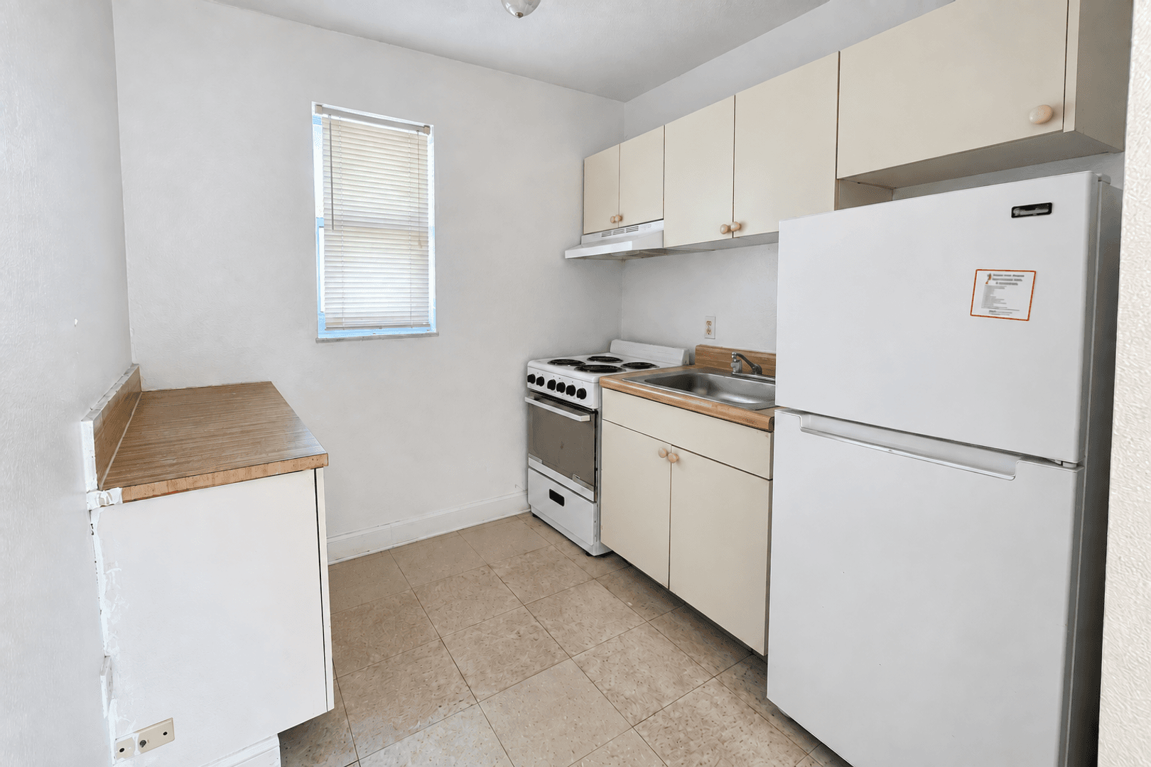 MIAMI Apartment: 233 NW 20 TER
