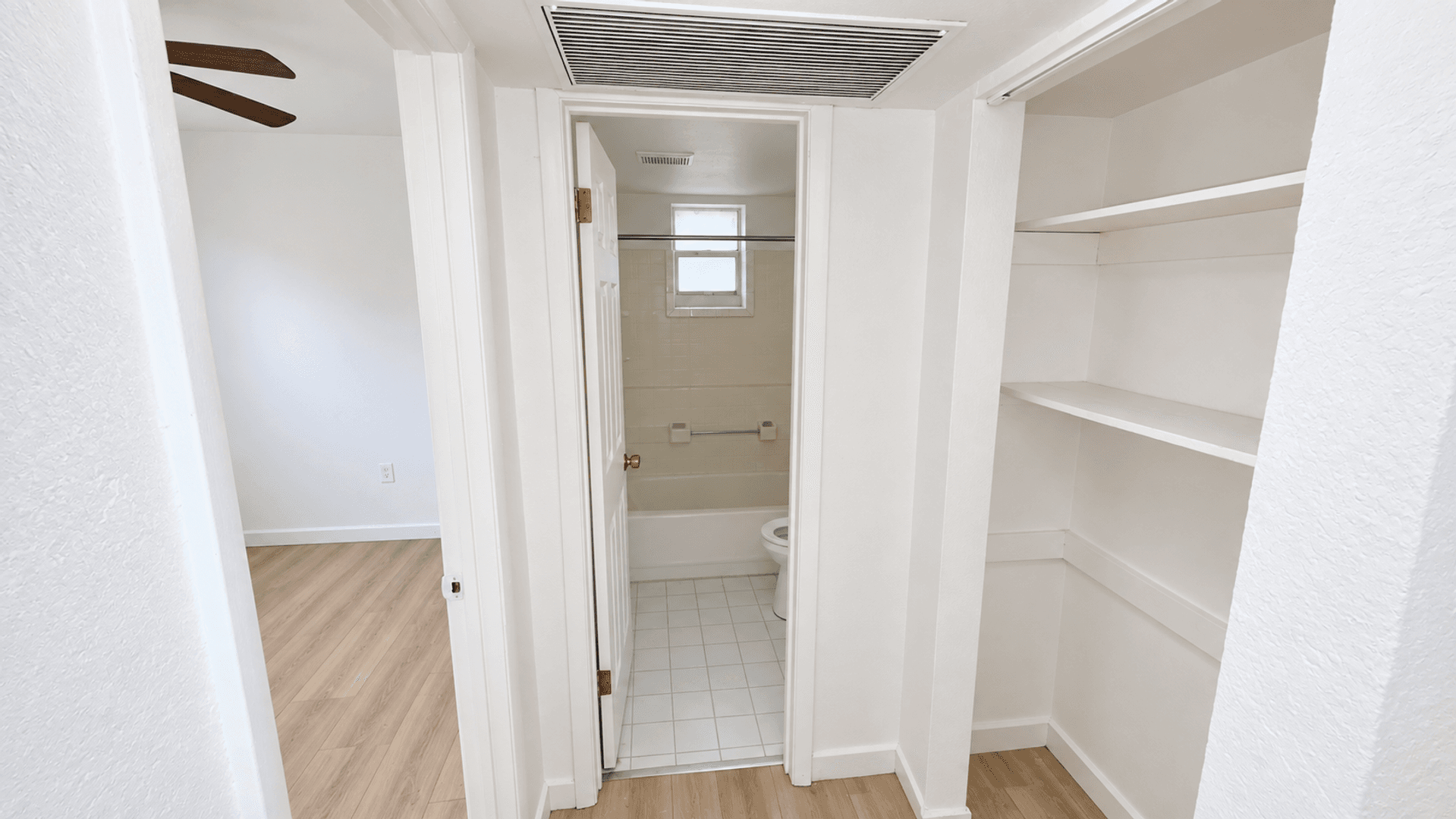 MIAMI Apartment: 1217 NW 2 AVE
