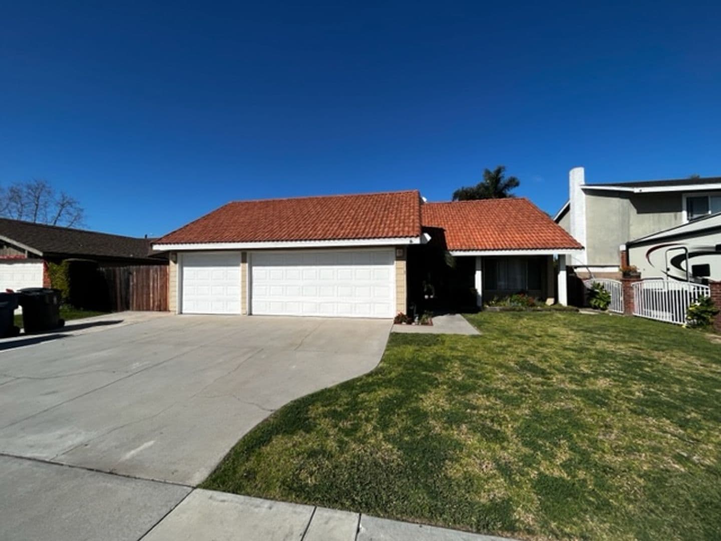 Huntington Beach House: 8871 Henton Dr