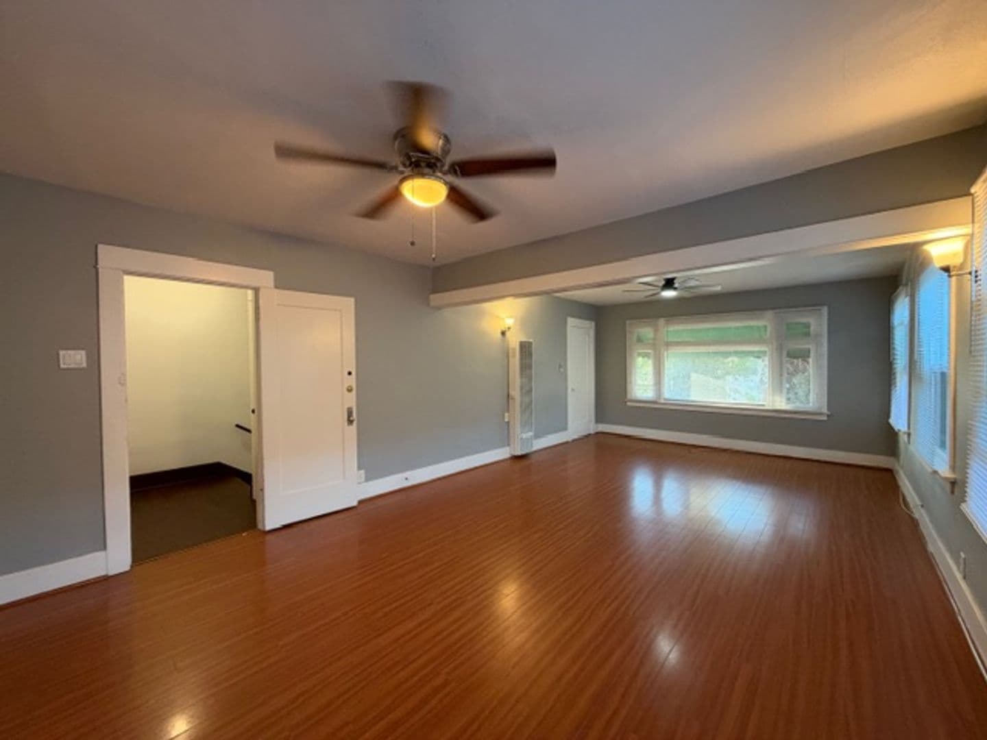 Long Beach Apartment: 1231 E 2nd St