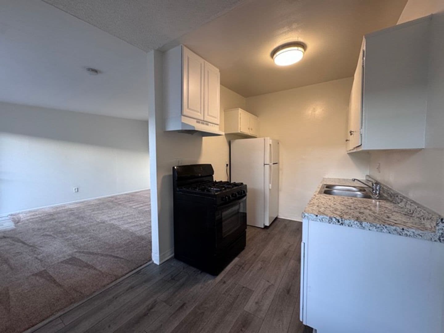 Long Beach Apartment: 1101-1111 E 11th St
