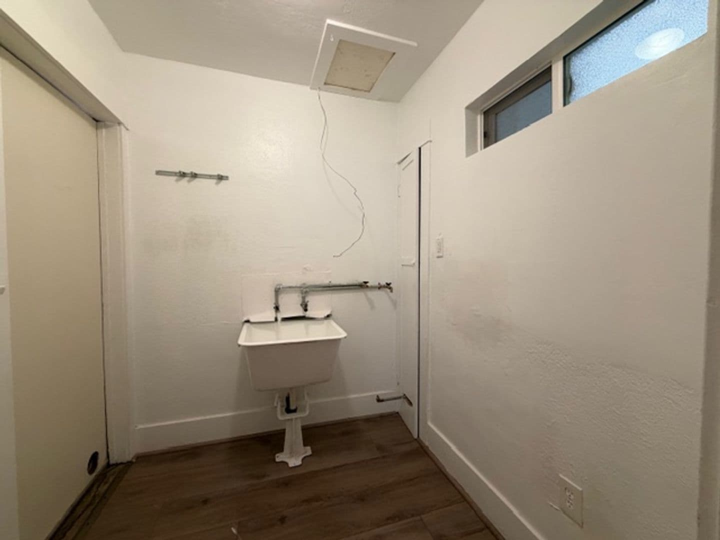 Long Beach Apartment: 1231 E 2nd St