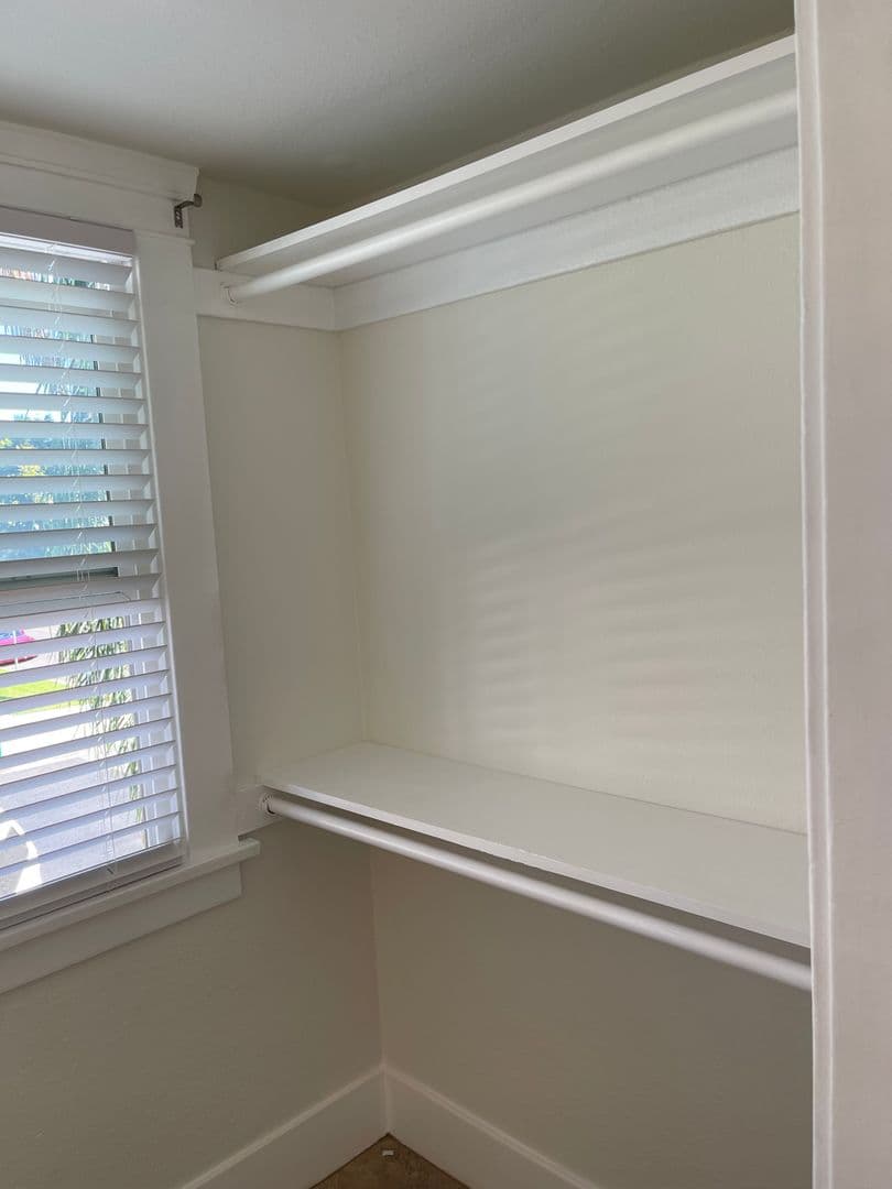Long Beach Apartment: 3 Bonito Ave