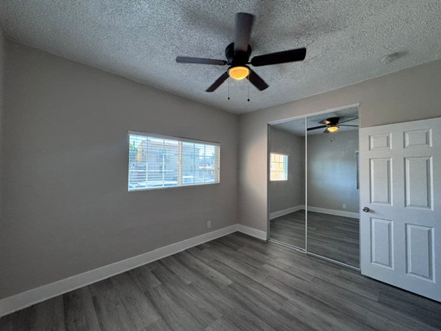 Long Beach Apartment: 2015 E 7th St