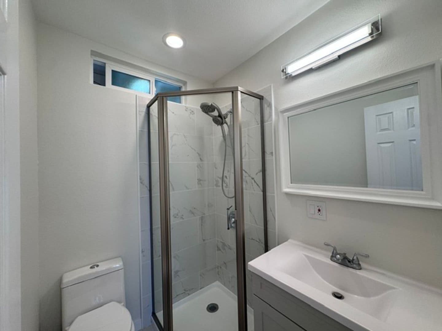 Long Beach Apartment: 1600 Sherman Pl