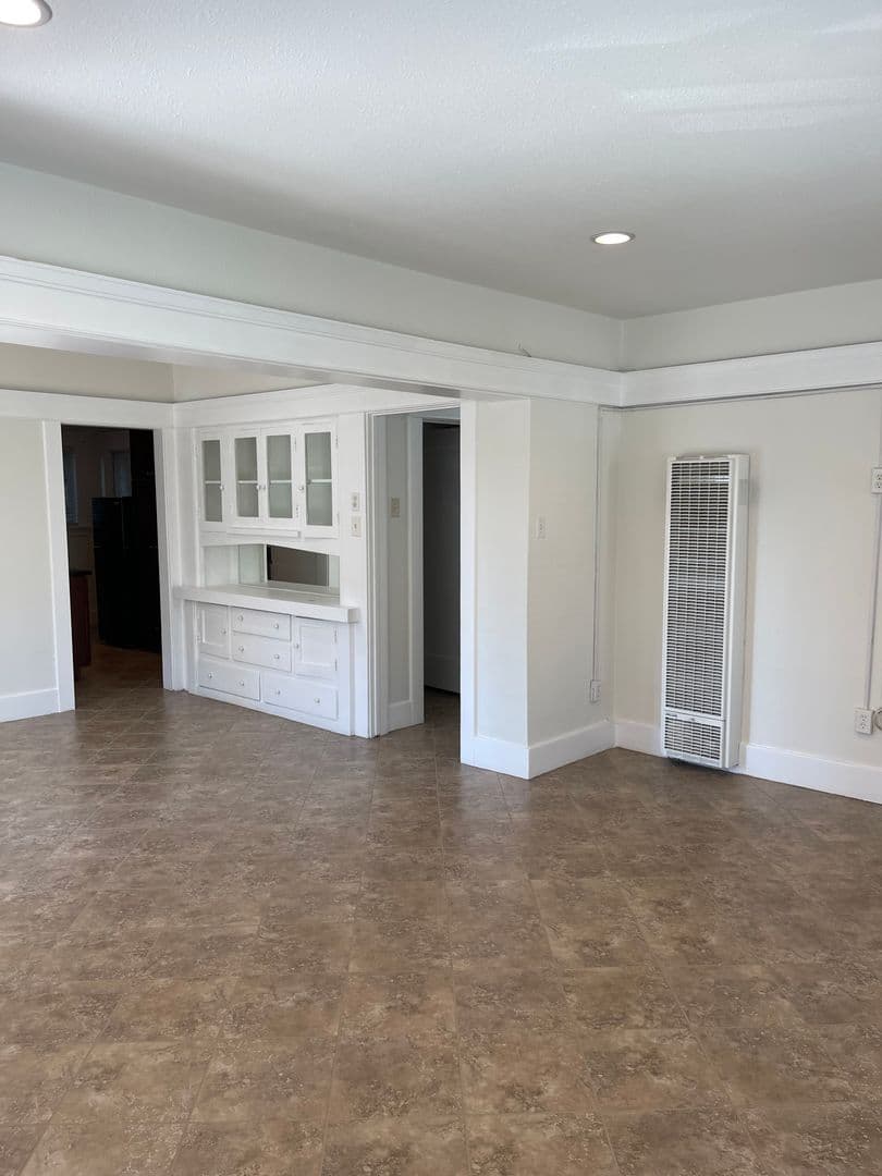 Long Beach Apartment: 3 Bonito Ave
