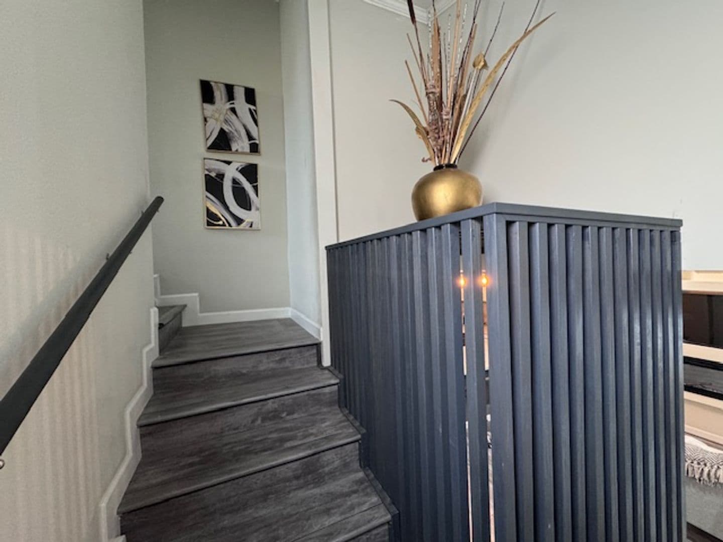 Los Angeles House: 1354 3/4 Meadowbrook Ave