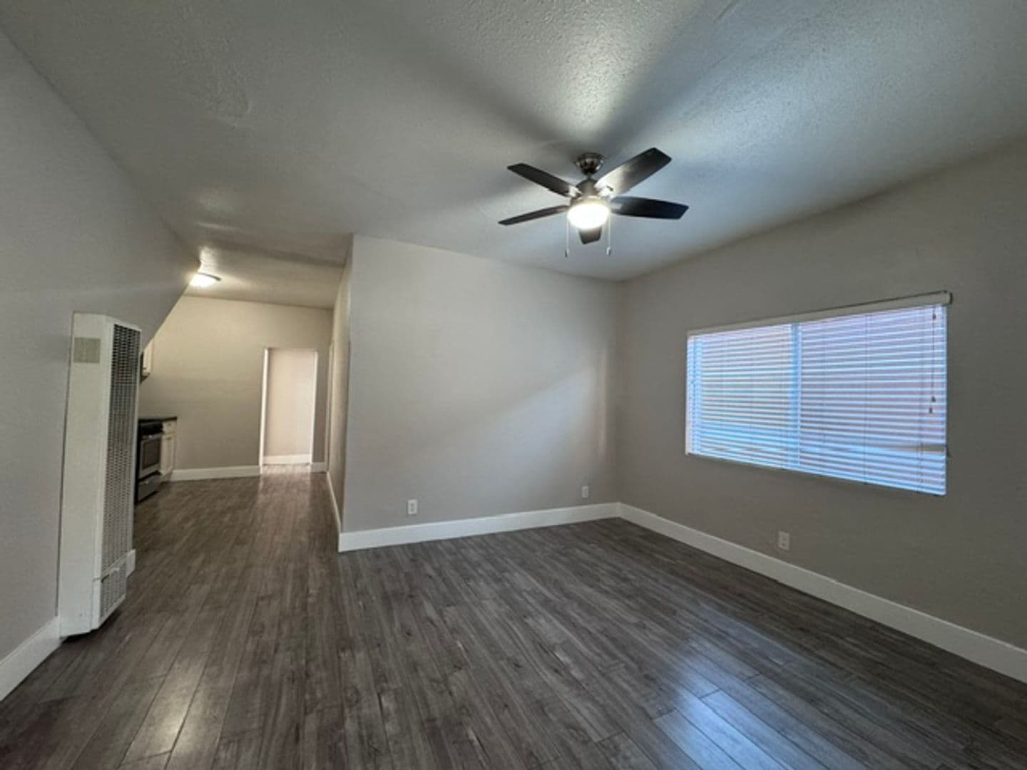 Long Beach Apartment: 2015 E 7th St