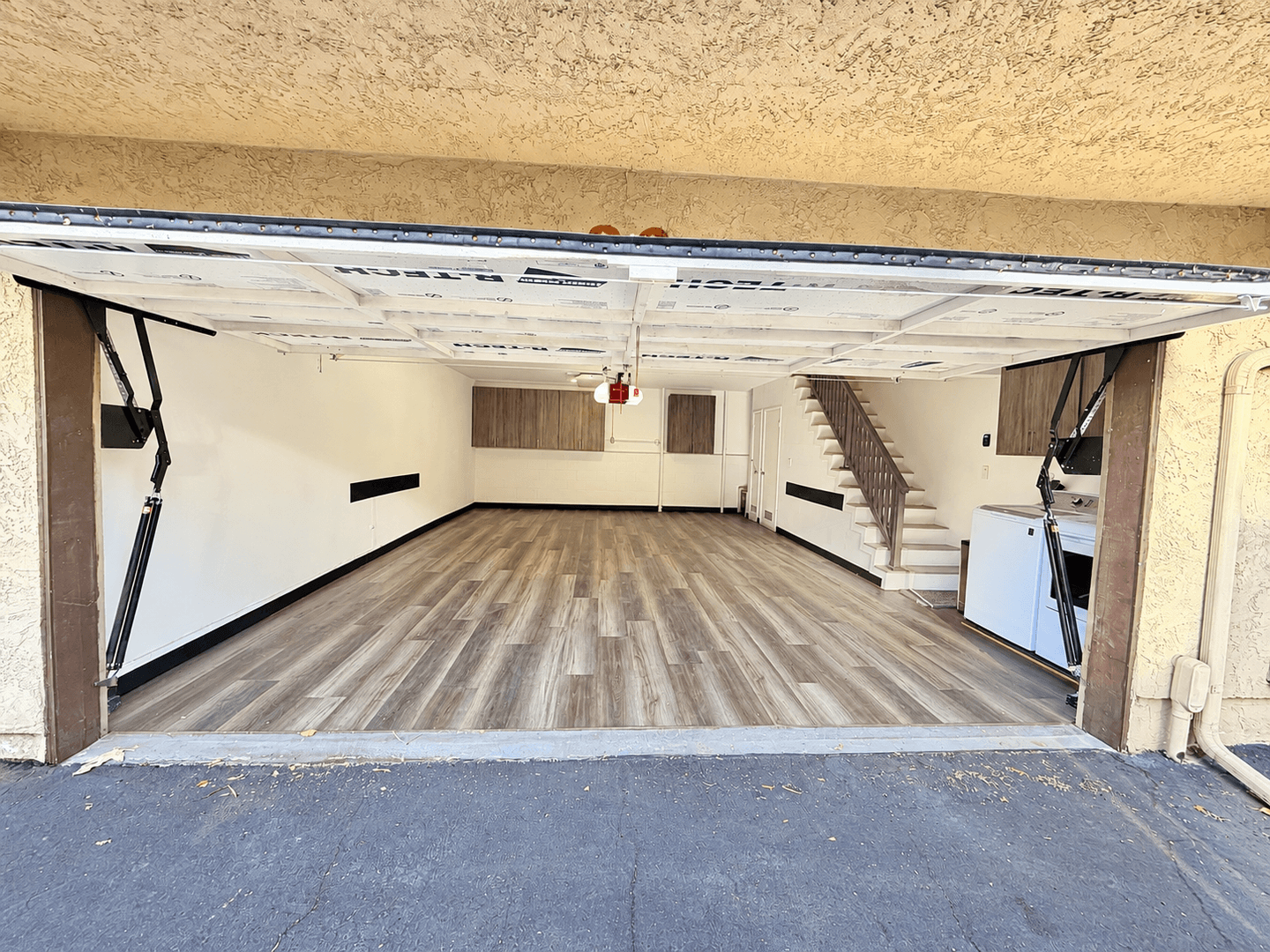 Signal Hill Townhome: 2254 Gaviota Ave #36