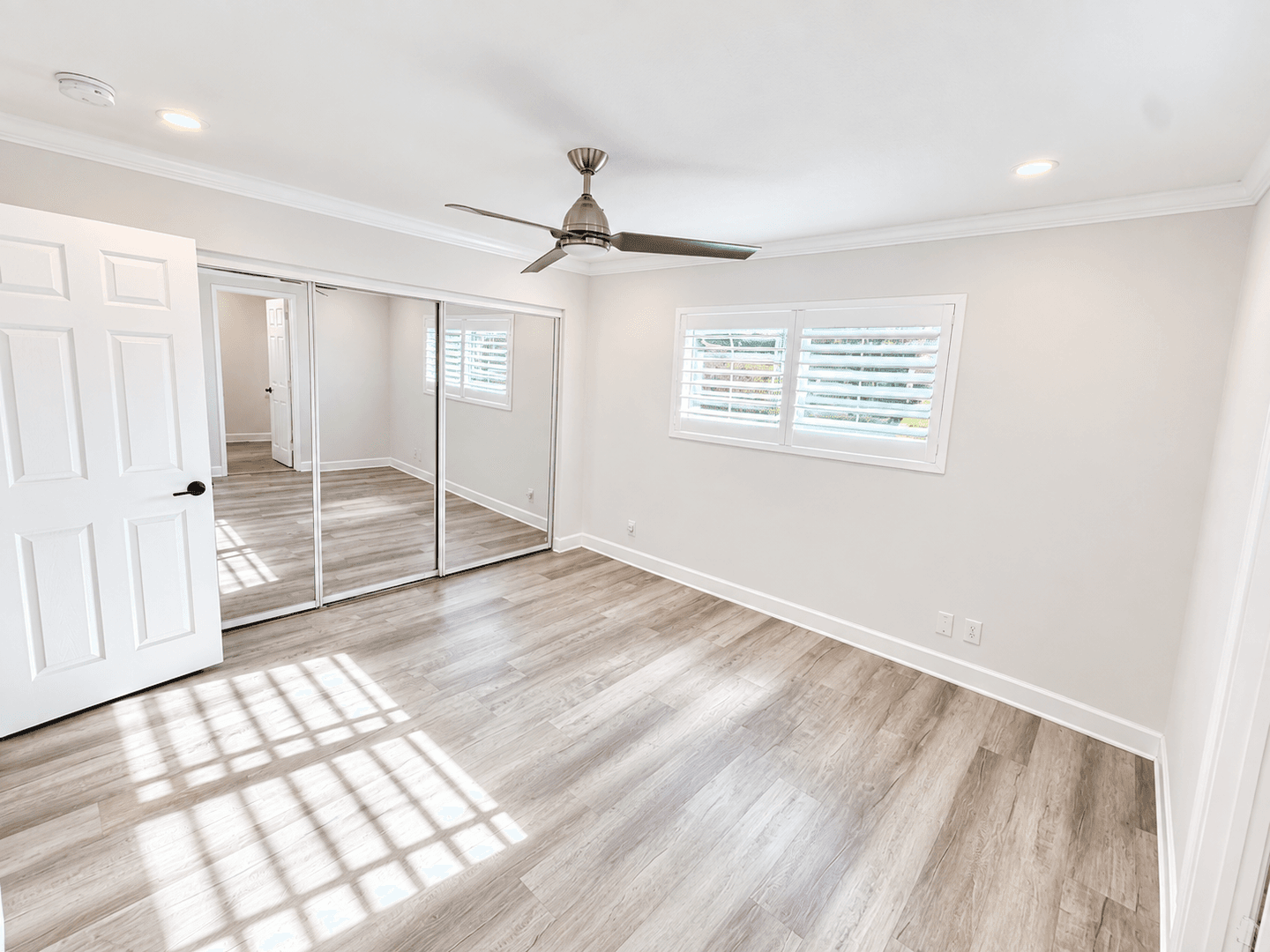 Signal Hill Townhome: 2254 Gaviota Ave #36