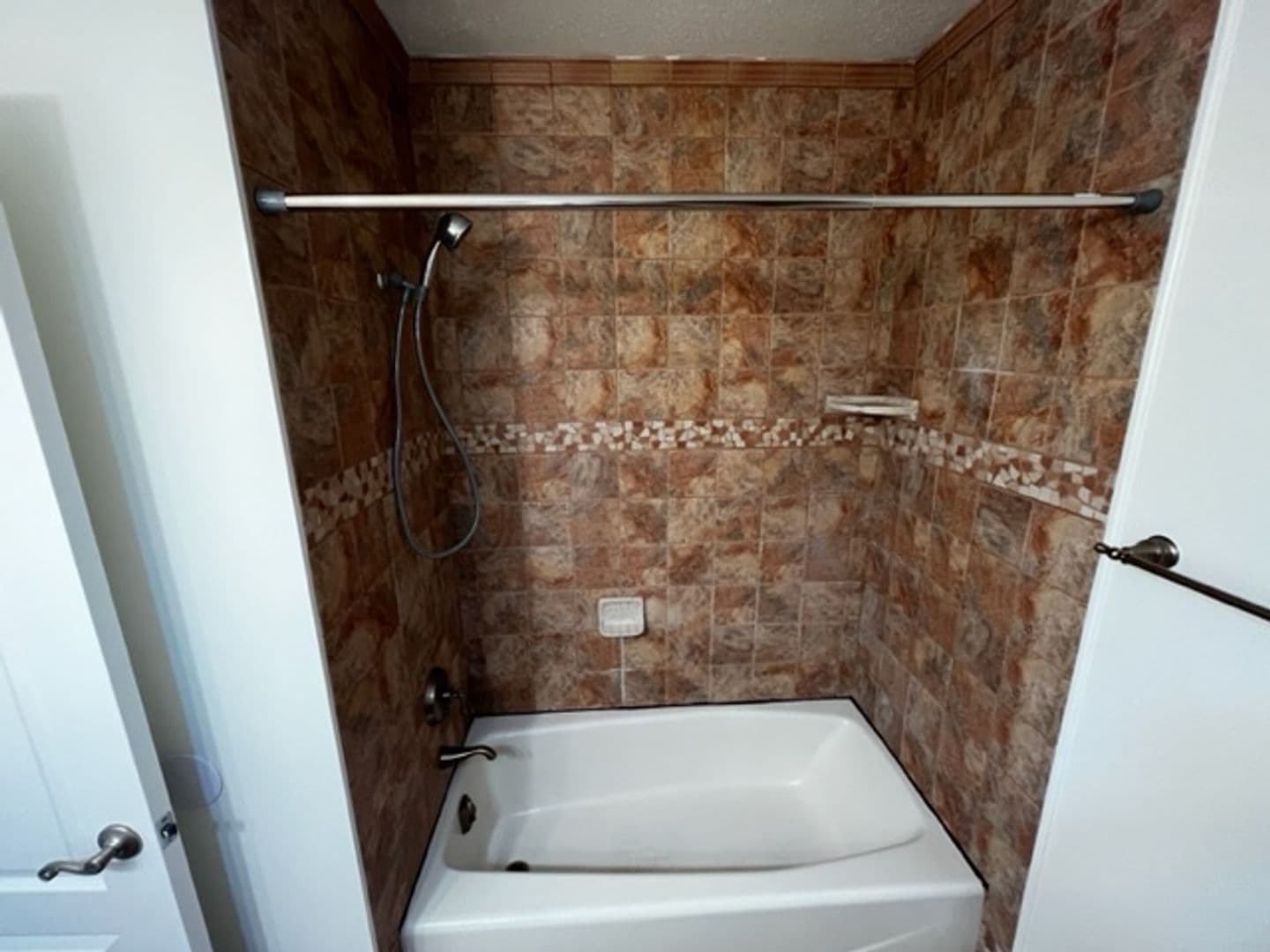 Huntington Beach House: 8871 Henton Dr