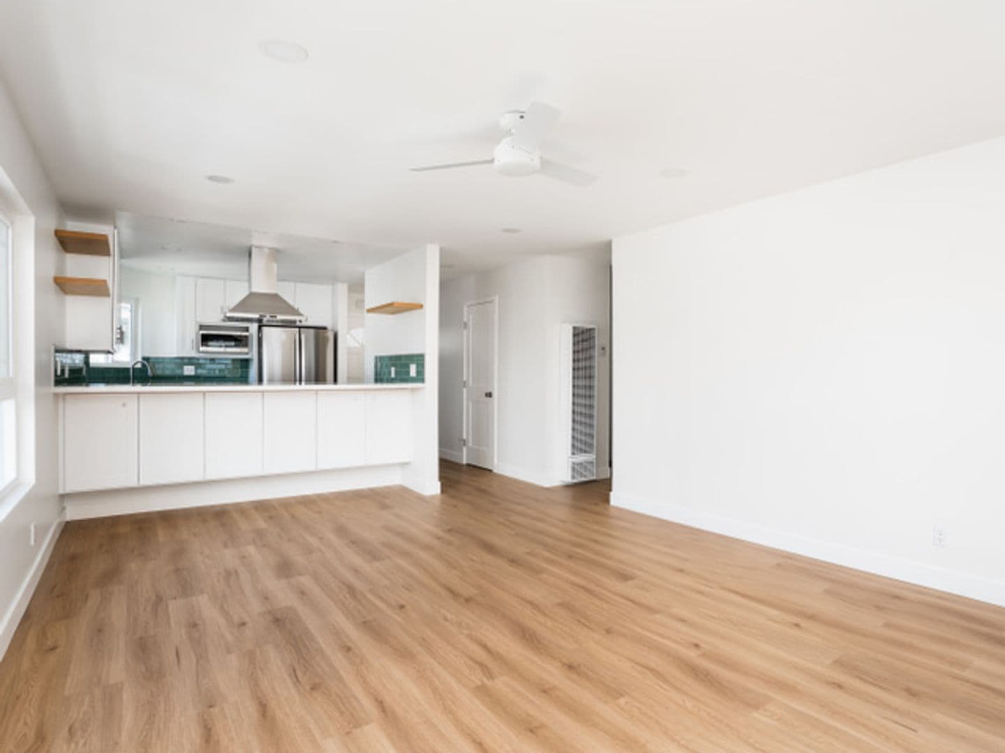 Long Beach Apartment: 1061 Dawson