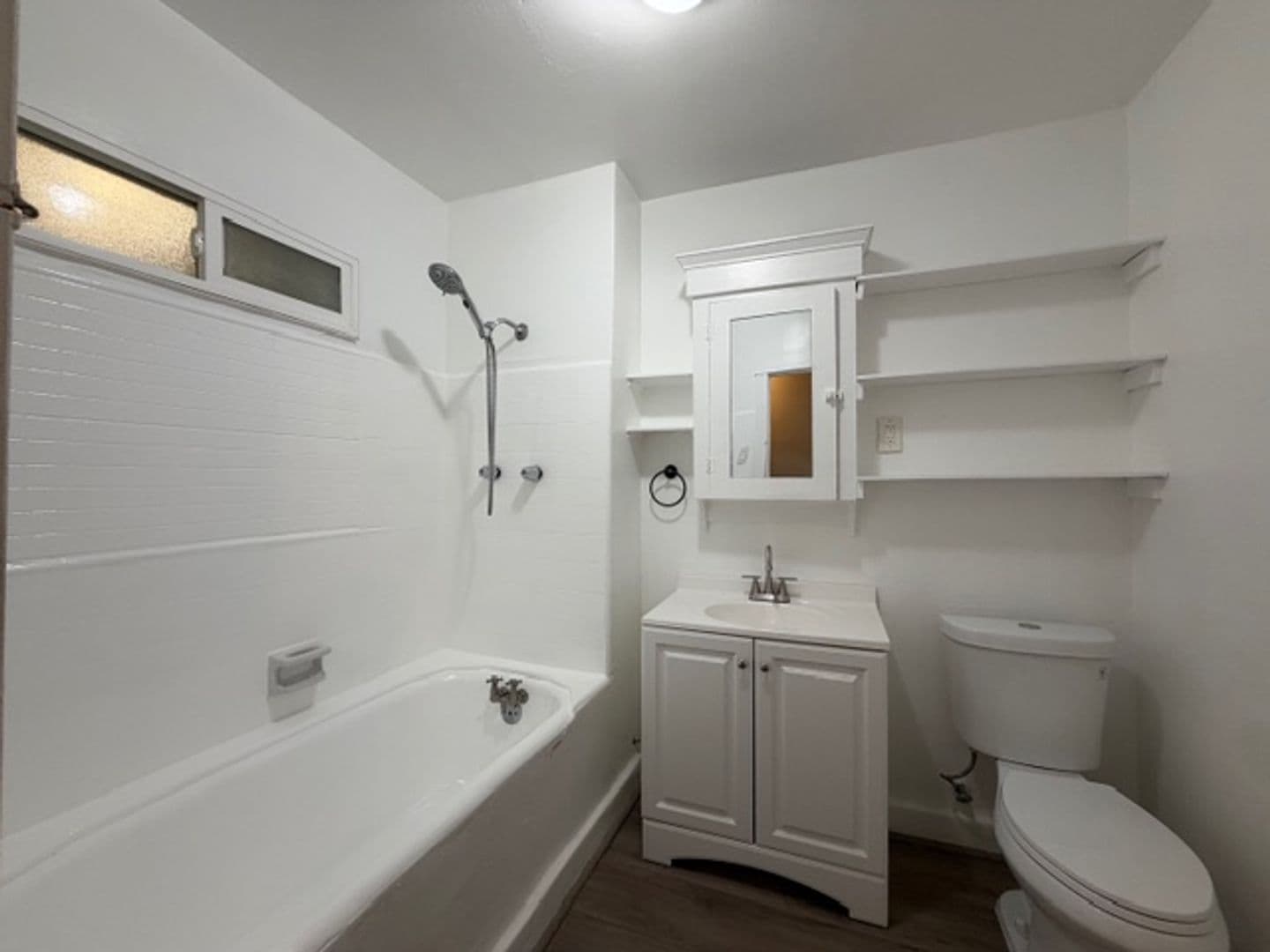 Long Beach Apartment: 1231 E 2nd St