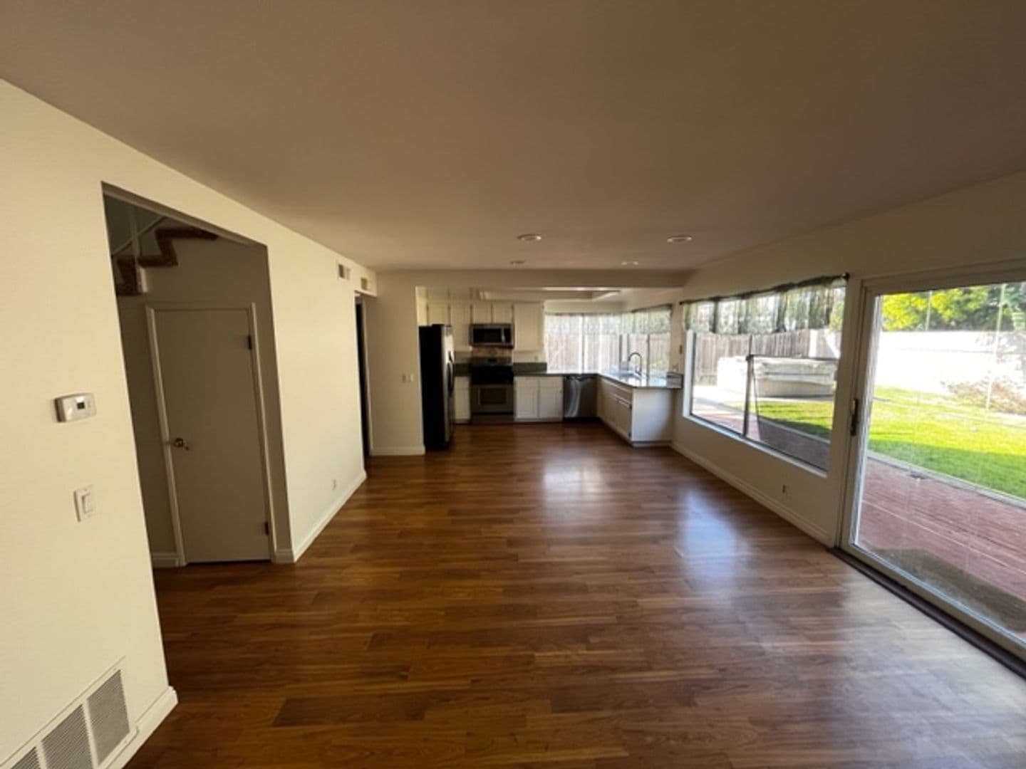 Huntington Beach House: 8871 Henton Dr