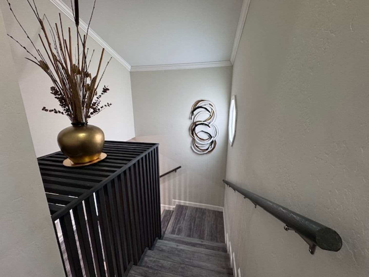 Los Angeles House: 1354 3/4 Meadowbrook Ave