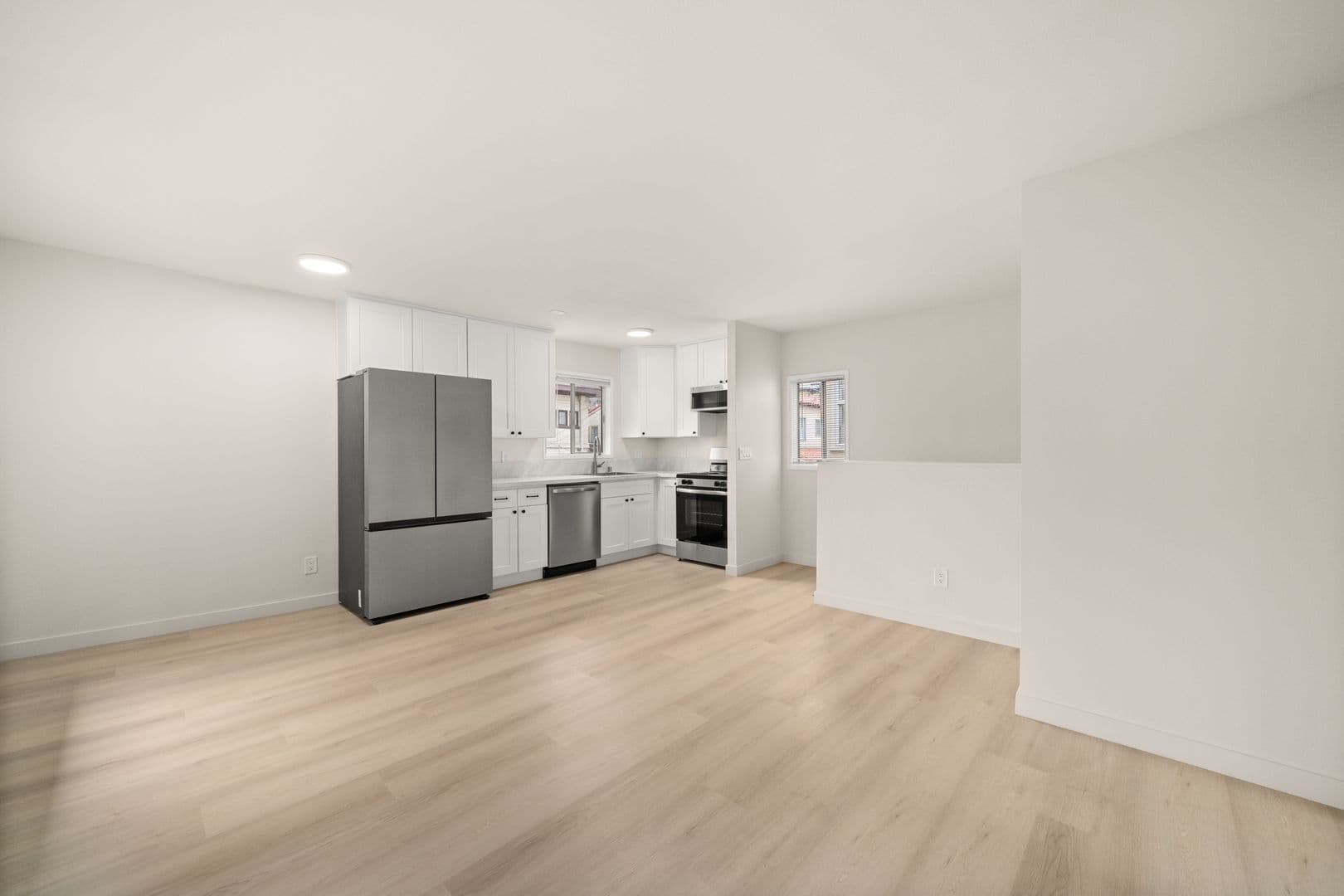 Long Beach Apartment: 29, 33, 35 Kennebec Ave