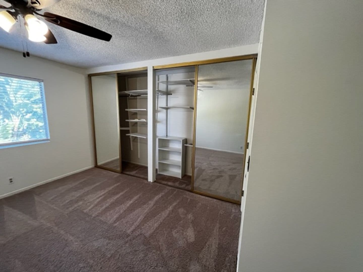Huntington Beach House: 8871 Henton Dr