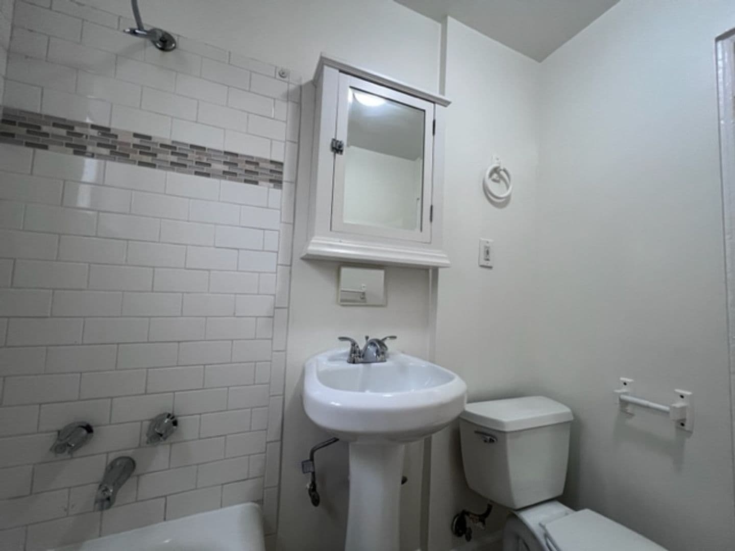 Long Beach Apartment: 416 W Burnett St