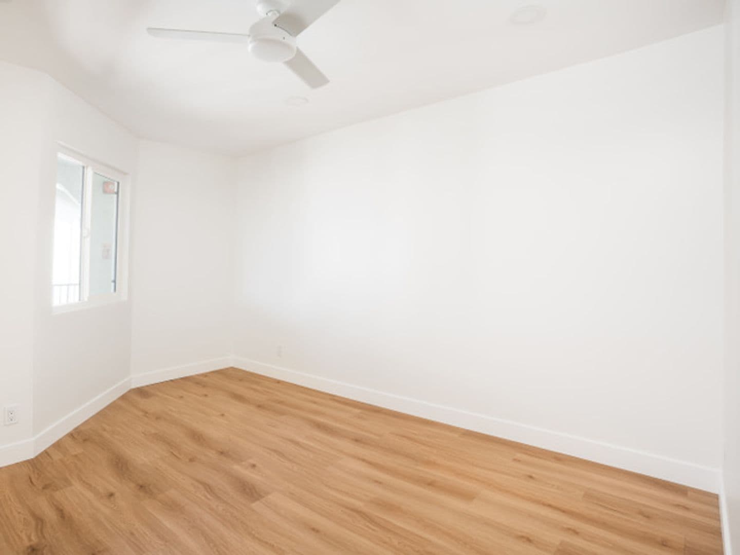 Long Beach Apartment: 1061 Dawson
