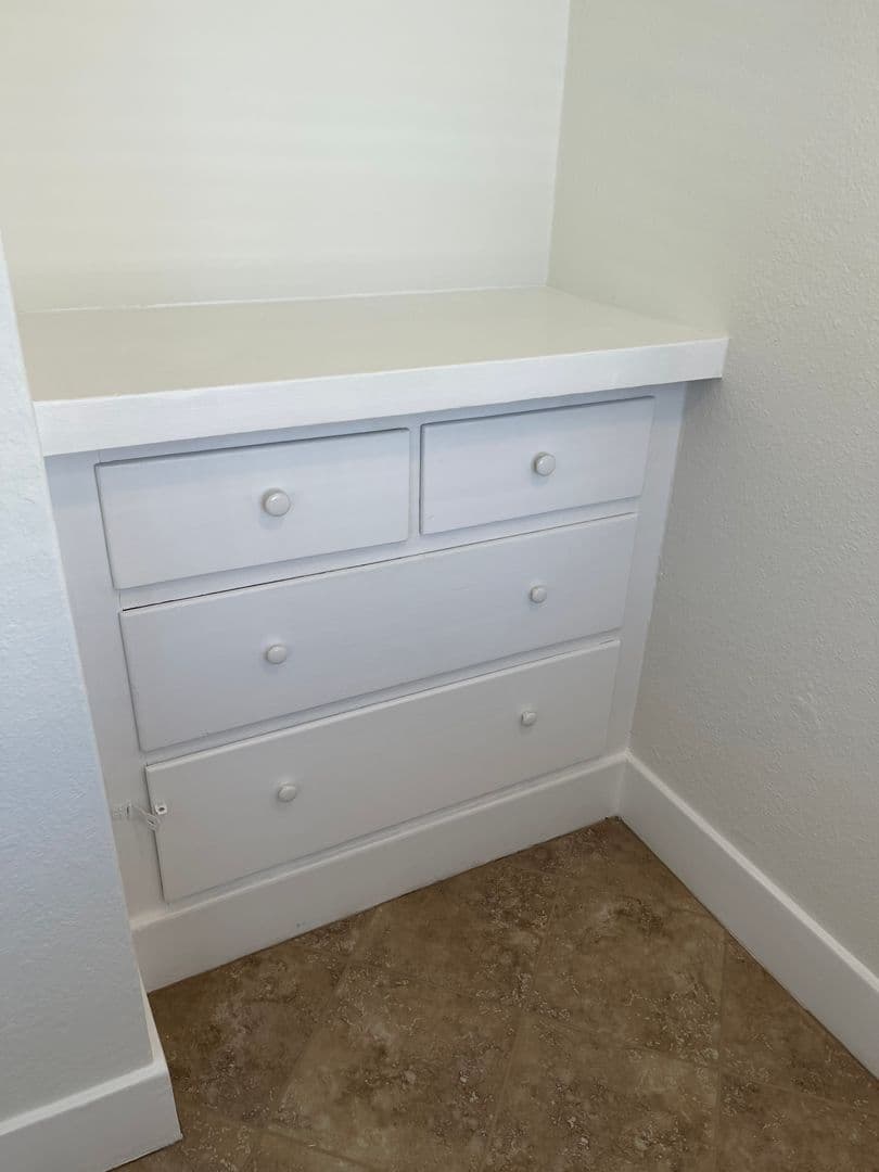 Long Beach Apartment: 3 Bonito Ave