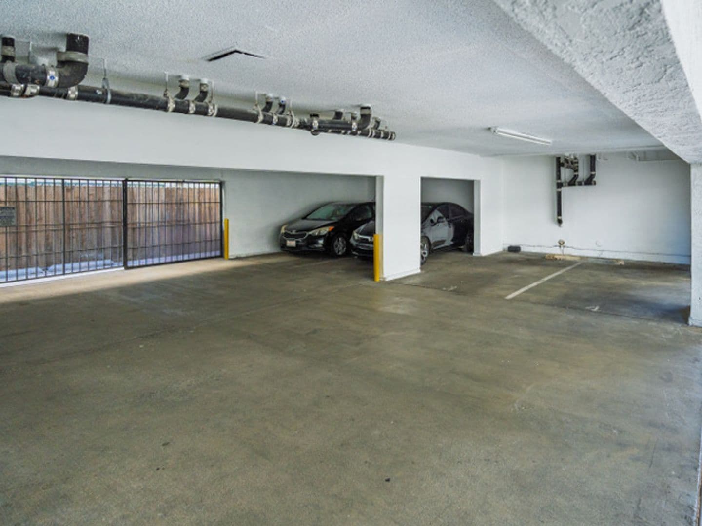 Long Beach Apartment: 1061 Dawson