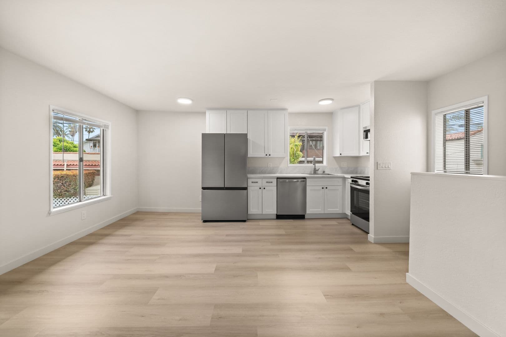 Long Beach Apartment: 29, 33, 35 Kennebec Ave