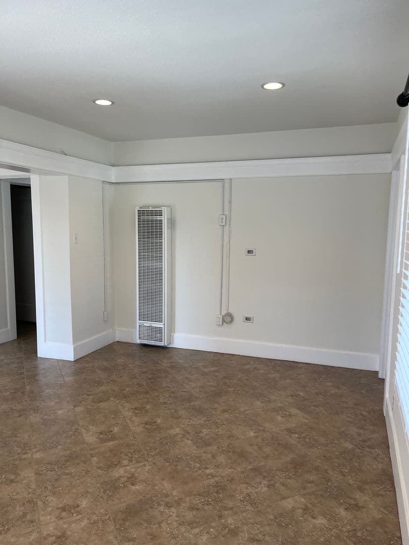 Long Beach Apartment: 3 Bonito Ave