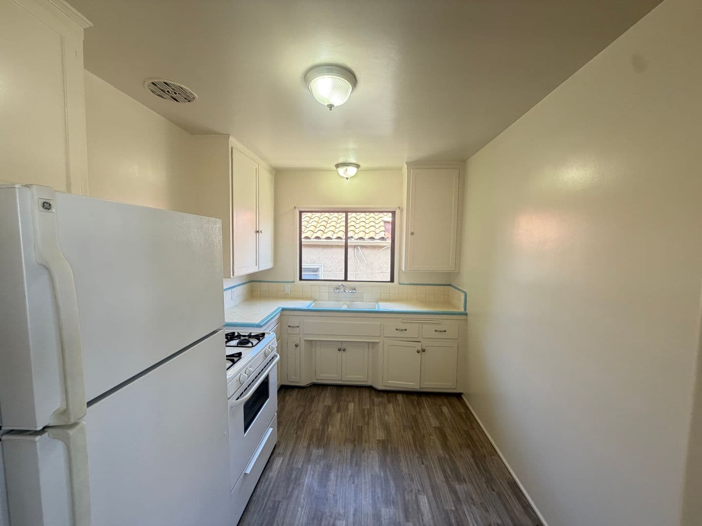 Long Beach Apartment: 1755 E 1st St
