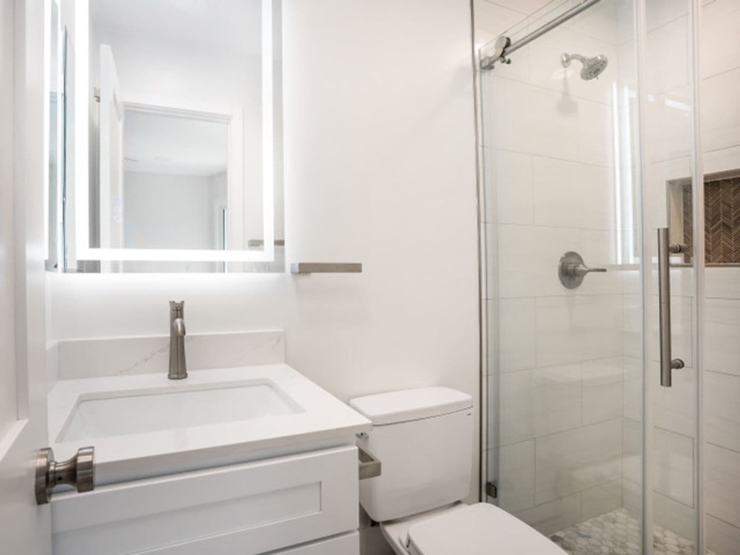 Long Beach Apartment: 1061 Dawson