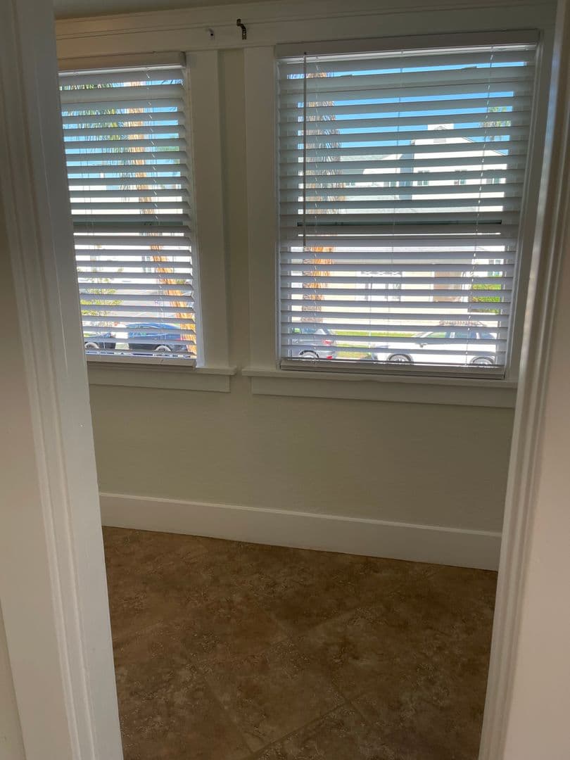 Long Beach Apartment: 3 Bonito Ave