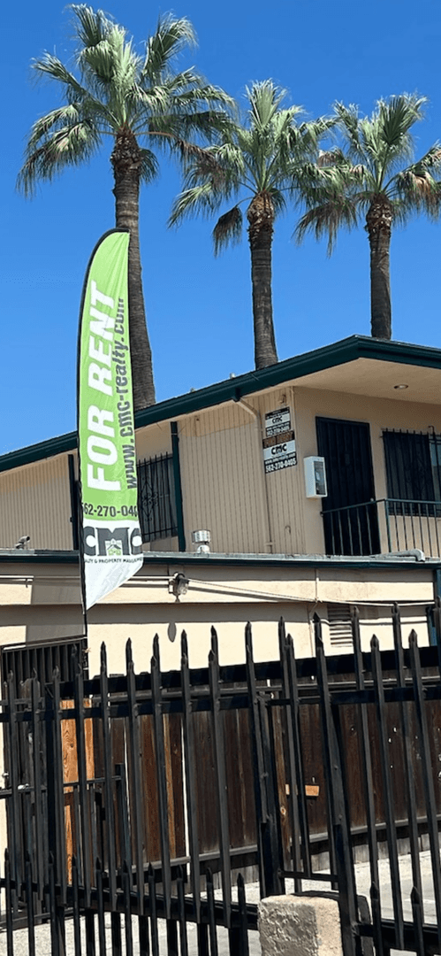 Long Beach Apartment: 1856 Pacific Avenue