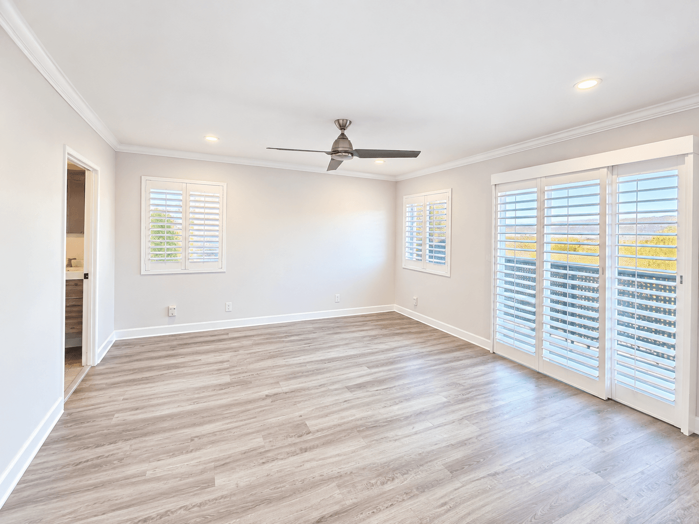 Signal Hill Townhome: 2254 Gaviota Ave #36