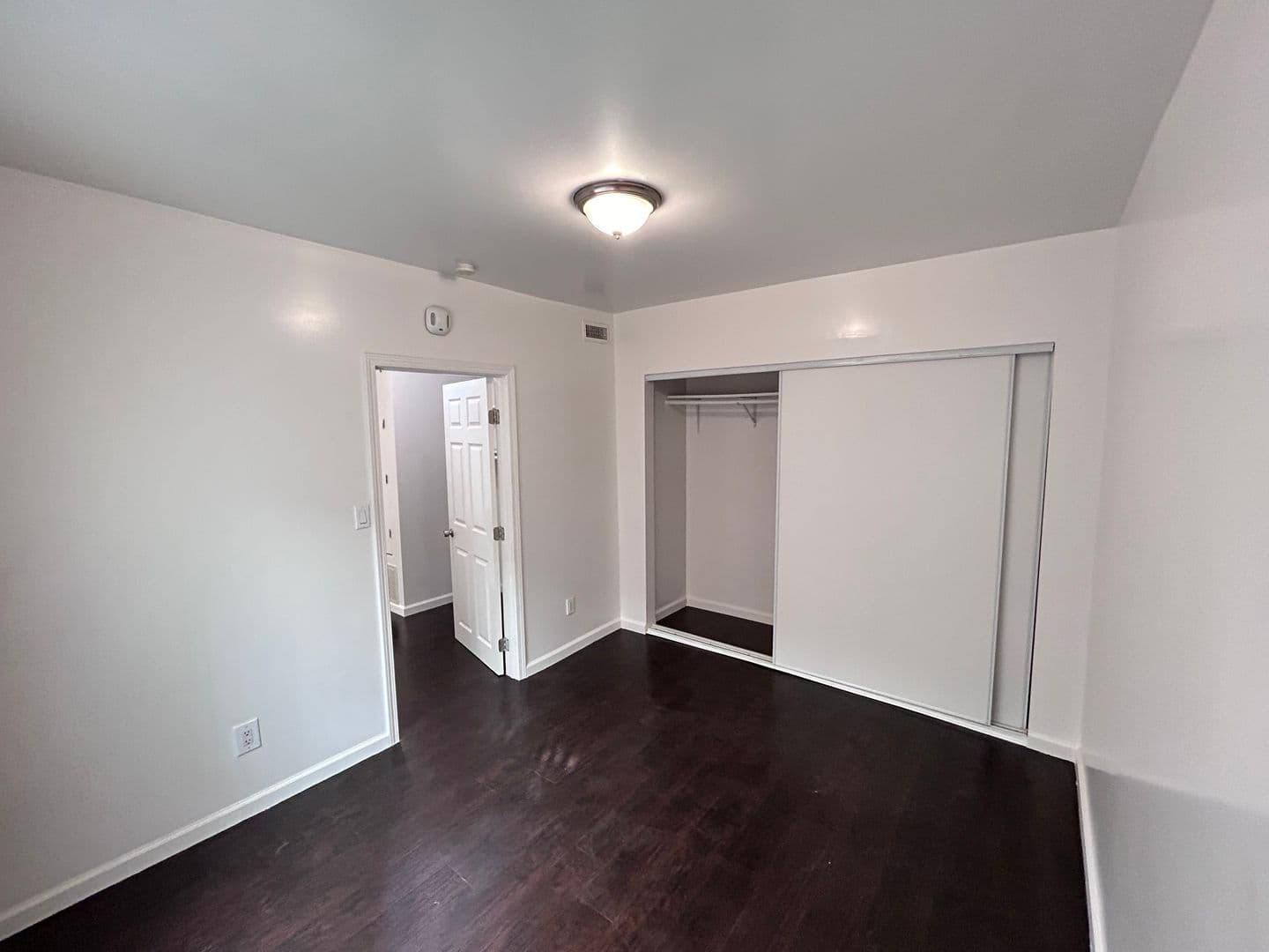 Long Beach Apartment: 3937 Long Beach Blvd