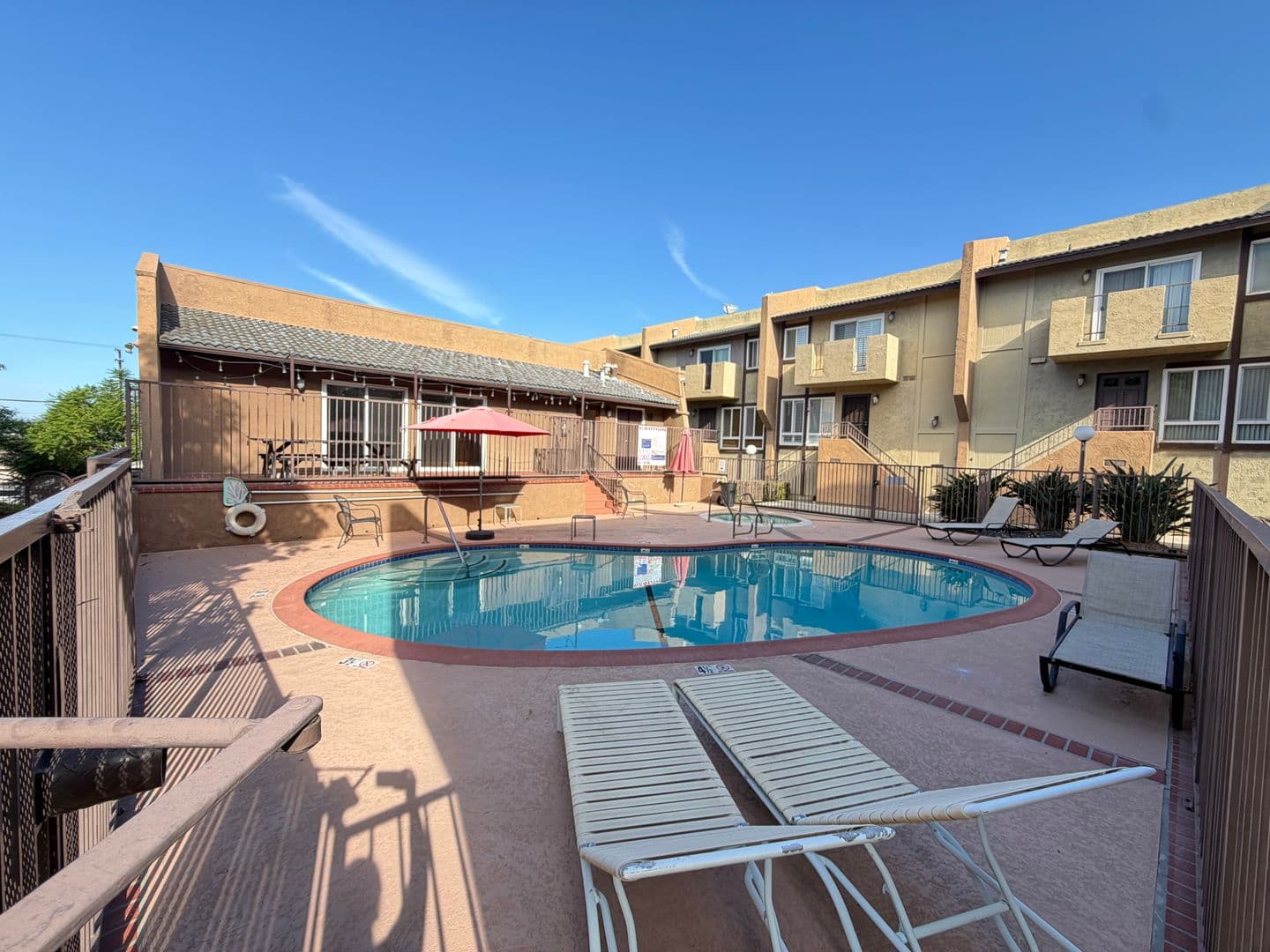Signal Hill Townhome: 2254 Gaviota Ave #36