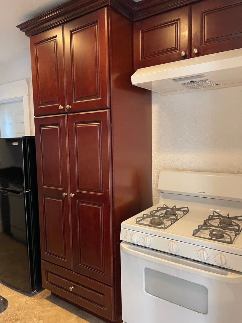 Long Beach Apartment: 3 Bonito Ave