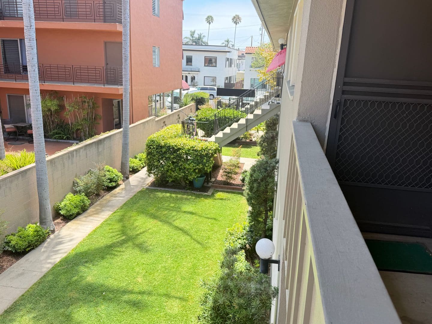 Long Beach Apartment: 1755 E 1st St