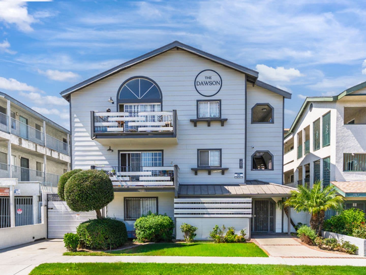 Long Beach Apartment: 1061 Dawson