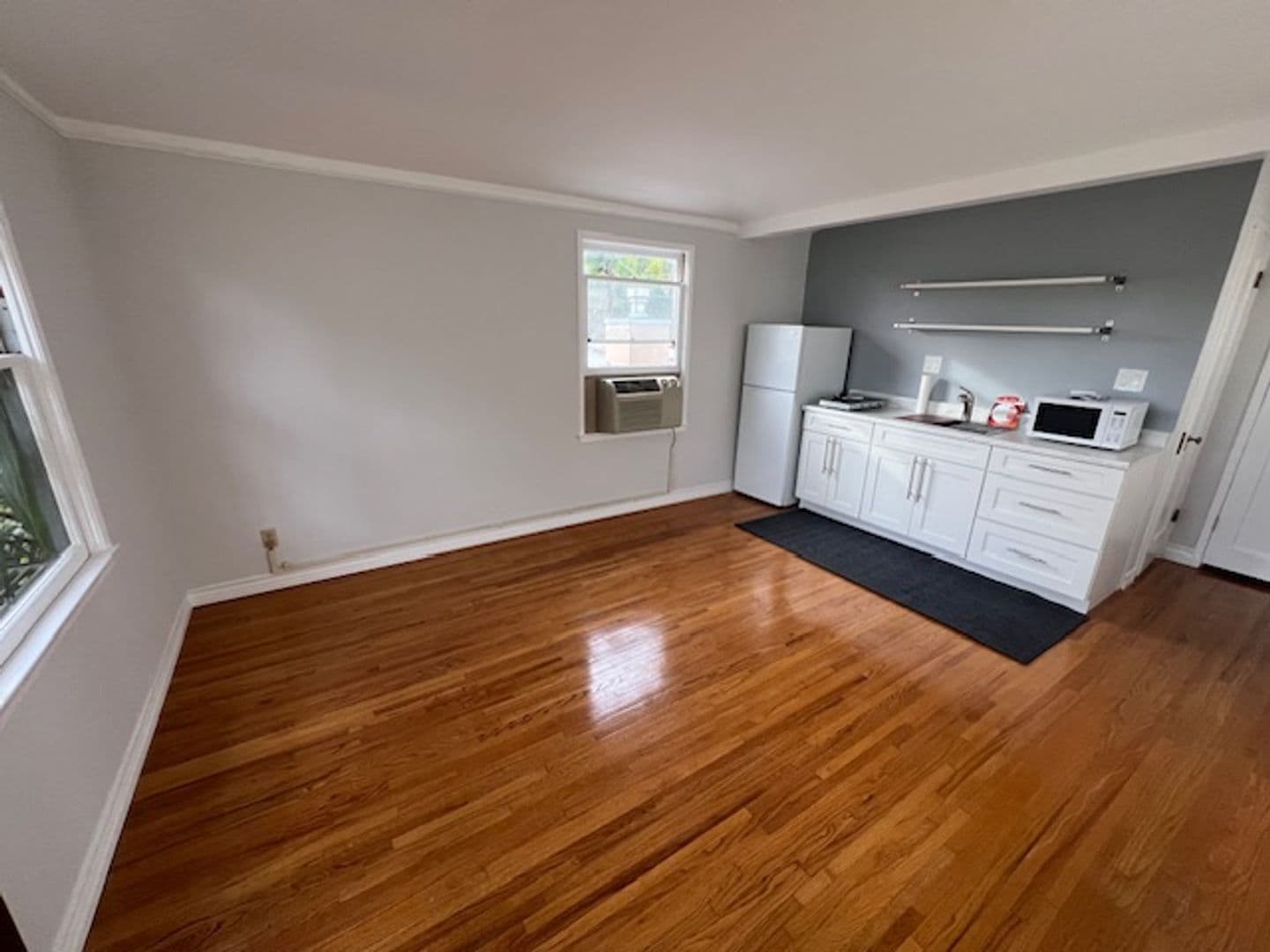 Long Beach Apartment: 275 St Joseph