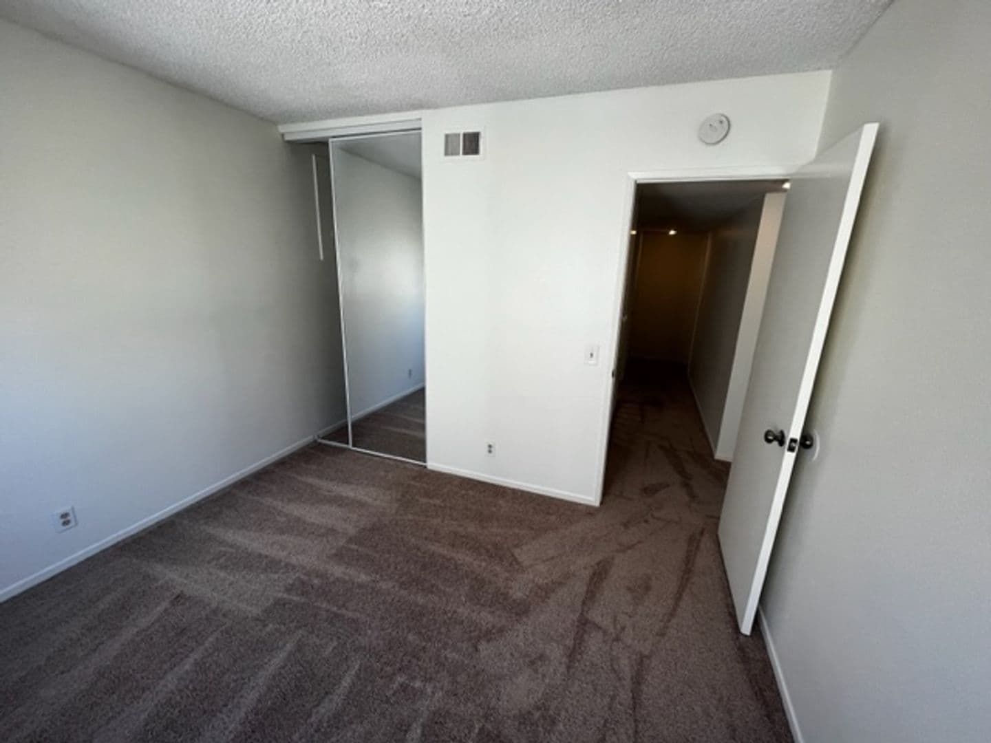 Huntington Beach House: 8871 Henton Dr