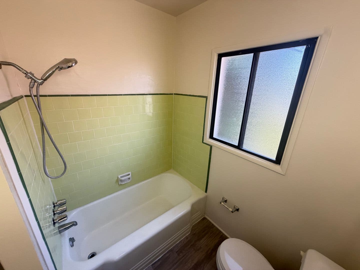 Long Beach Apartment: 1755 E 1st St