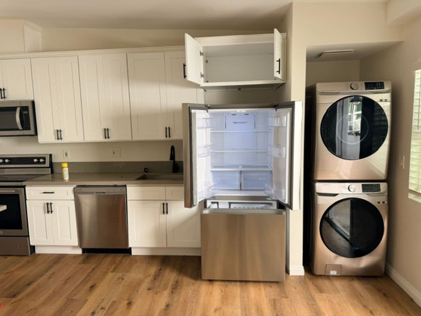 Montebello Apartment: 204 N Maple Ave