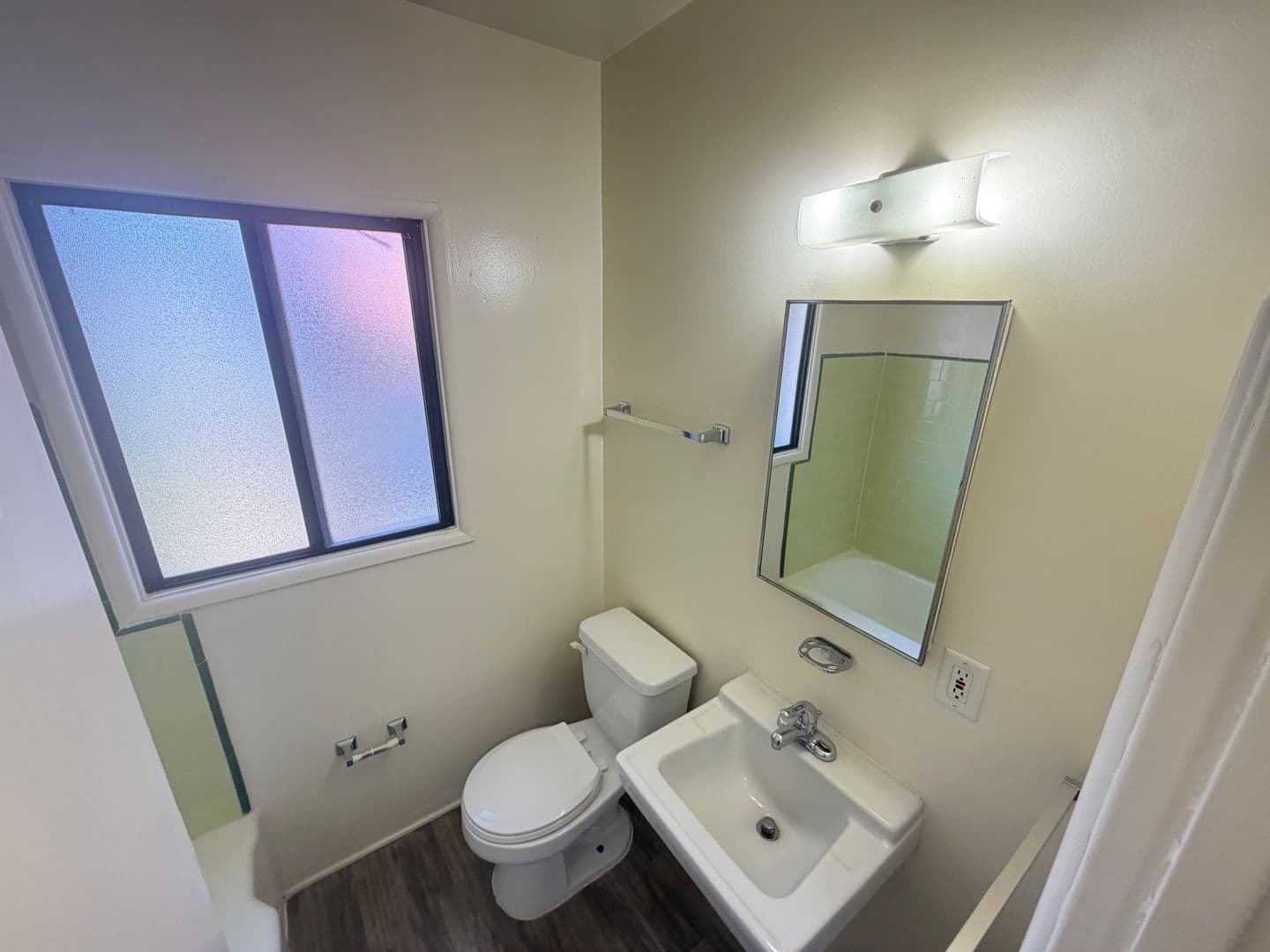 Long Beach Apartment: 1755 E 1st St